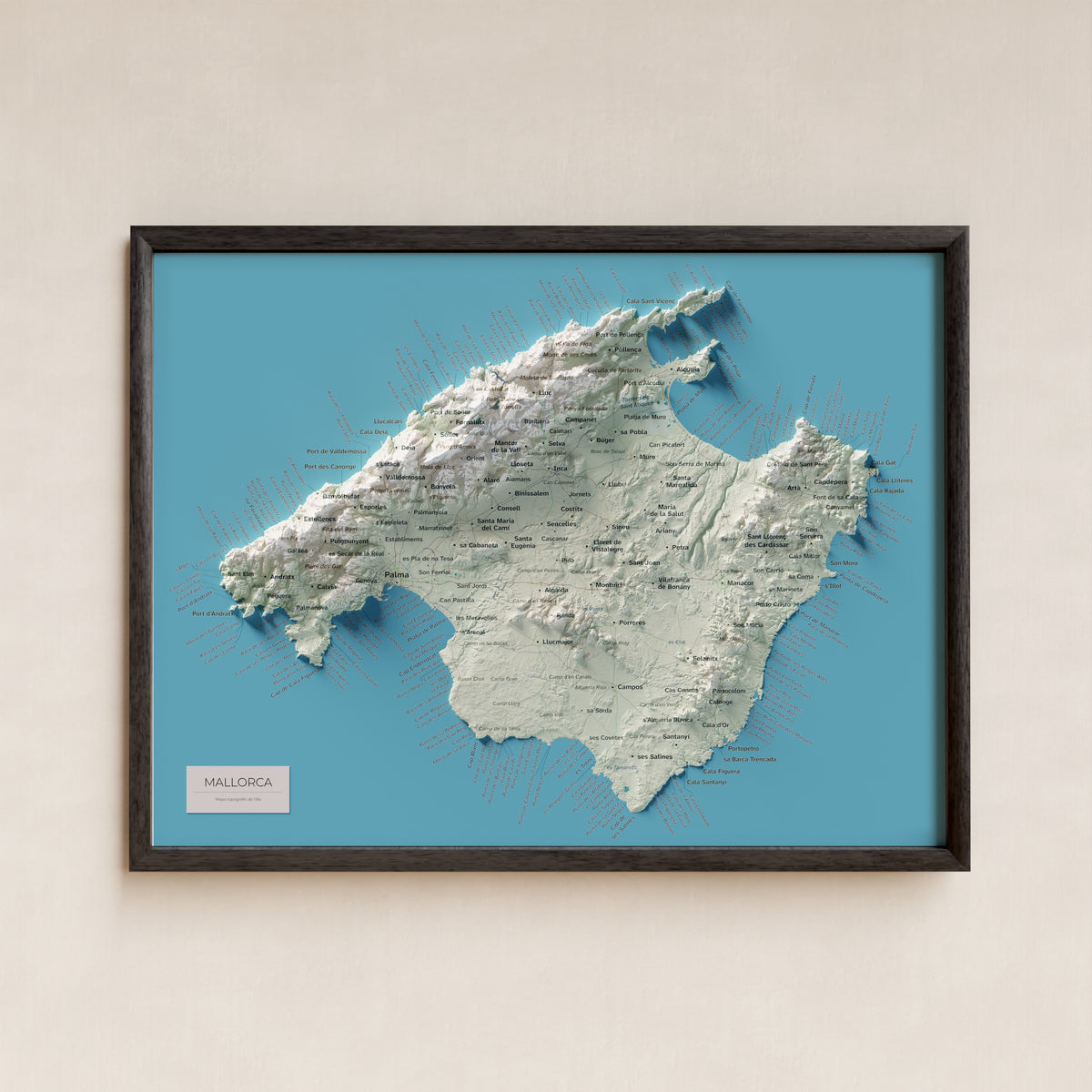 Edición octubre 2026 · Mapa topográfico de Mallorca, Cartográfico, 30 × 40 cm: presentación en marco negro (marco no incluido).