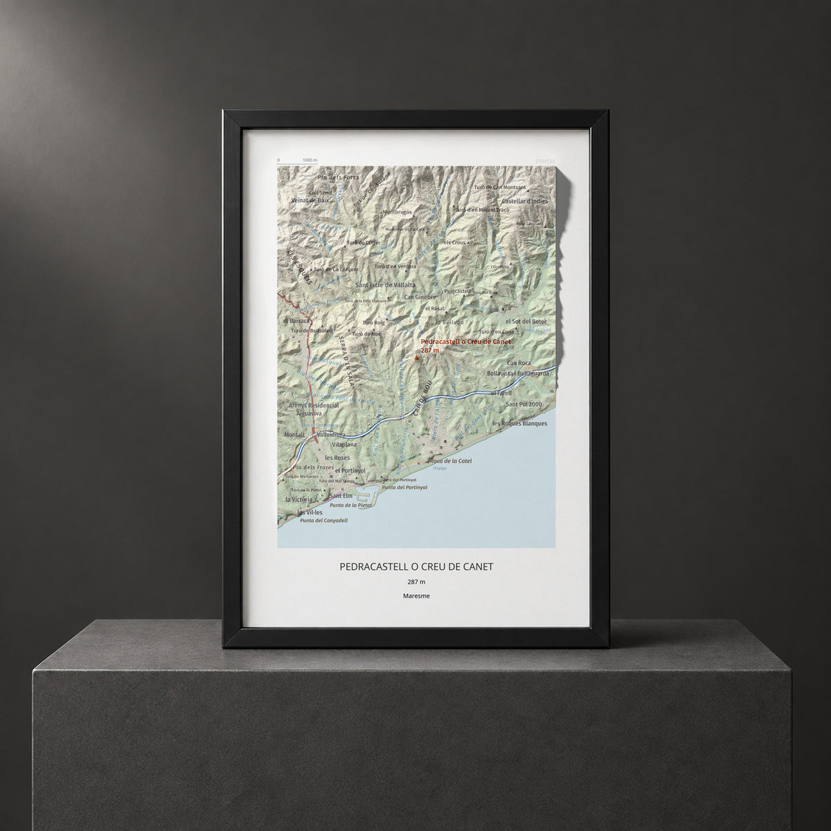 Mapa de relieve de Pedracastell o Creu de Canet, 287 m, Maresme, lámina 100 Cims de Trobart. Presentación enmarcada. 21 × 30 cm.