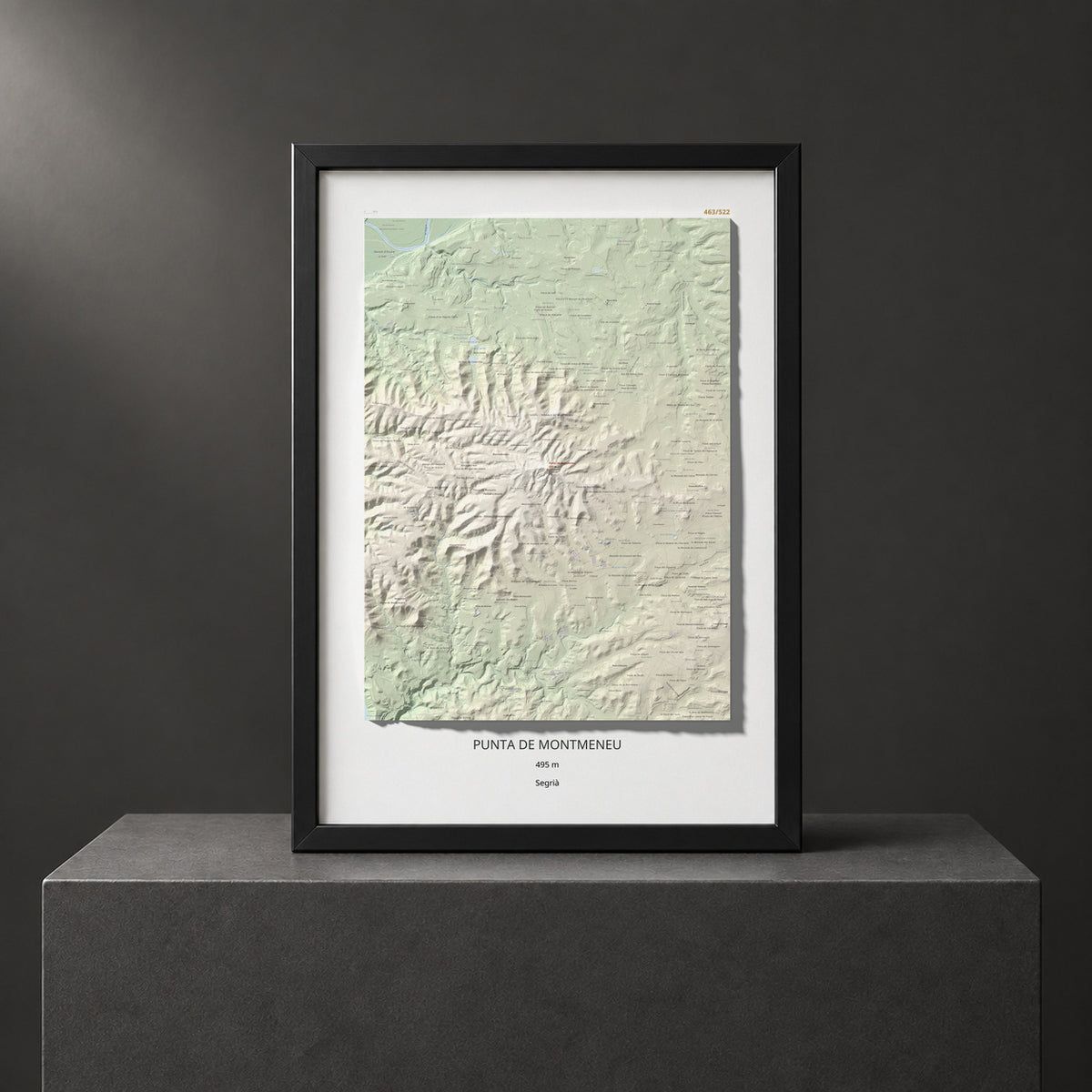 Mapa de relieve de Punta de Montmeneu, 495 m, Segrià, lámina 100 Cims de Trobart. Presentación enmarcada. 70 × 100 cm.