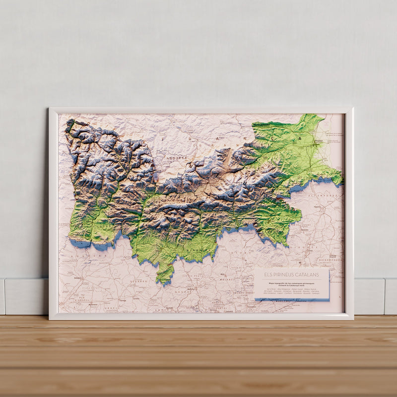 EL PIRINEU CATALÀ I LA CATALUNYA NORD. Mapa topogràfic en color