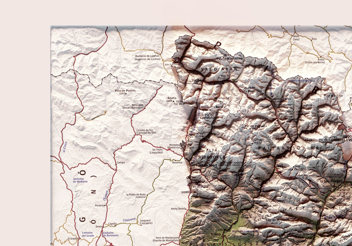 CATALUNYA. Mapa topográfico. Versió amb colors suaus.