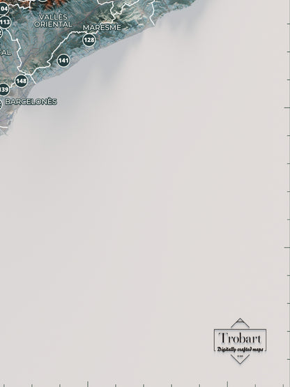 Mapa de las 150 cimas esenciales, contrastado, 30 × 40 cm. Detalle de la costa, el mar y los elementos editoriales del mapa.
