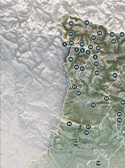 Mapa de las 150 cimas esenciales, estilo cartográfico, 30 × 40 cm. Detalle del Pirineo occidental y Andorra.