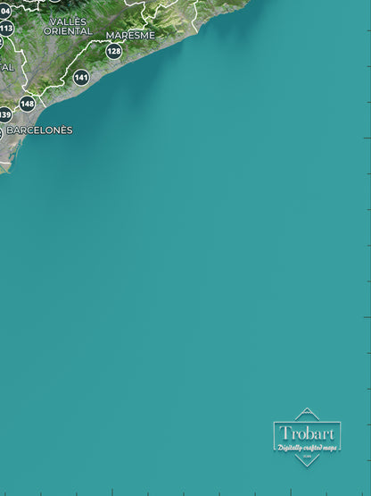 Mapa de las 150 cimas esenciales, colores clásicos, 30 × 40 cm. Detalle de la costa, el mar y los elementos editoriales del mapa.