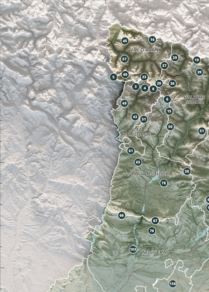Mapa de las 150 cimas esenciales, estilo cartográfico, 50 × 70 cm. Detalle del Pirineo occidental y Andorra.