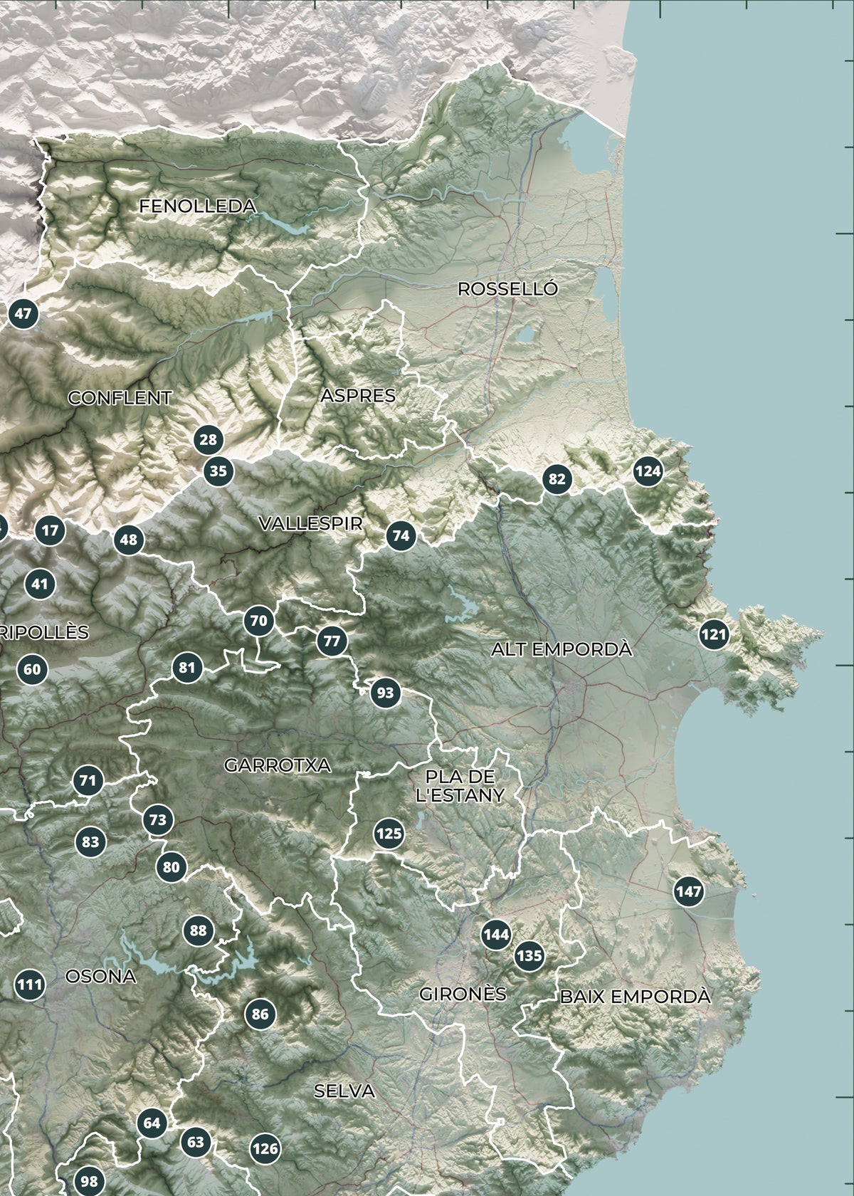 Mapa de las 150 cimas esenciales, estilo cartográfico, 50 × 70 cm. Detalle del Pirineo oriental y las comarcas de Girona.
