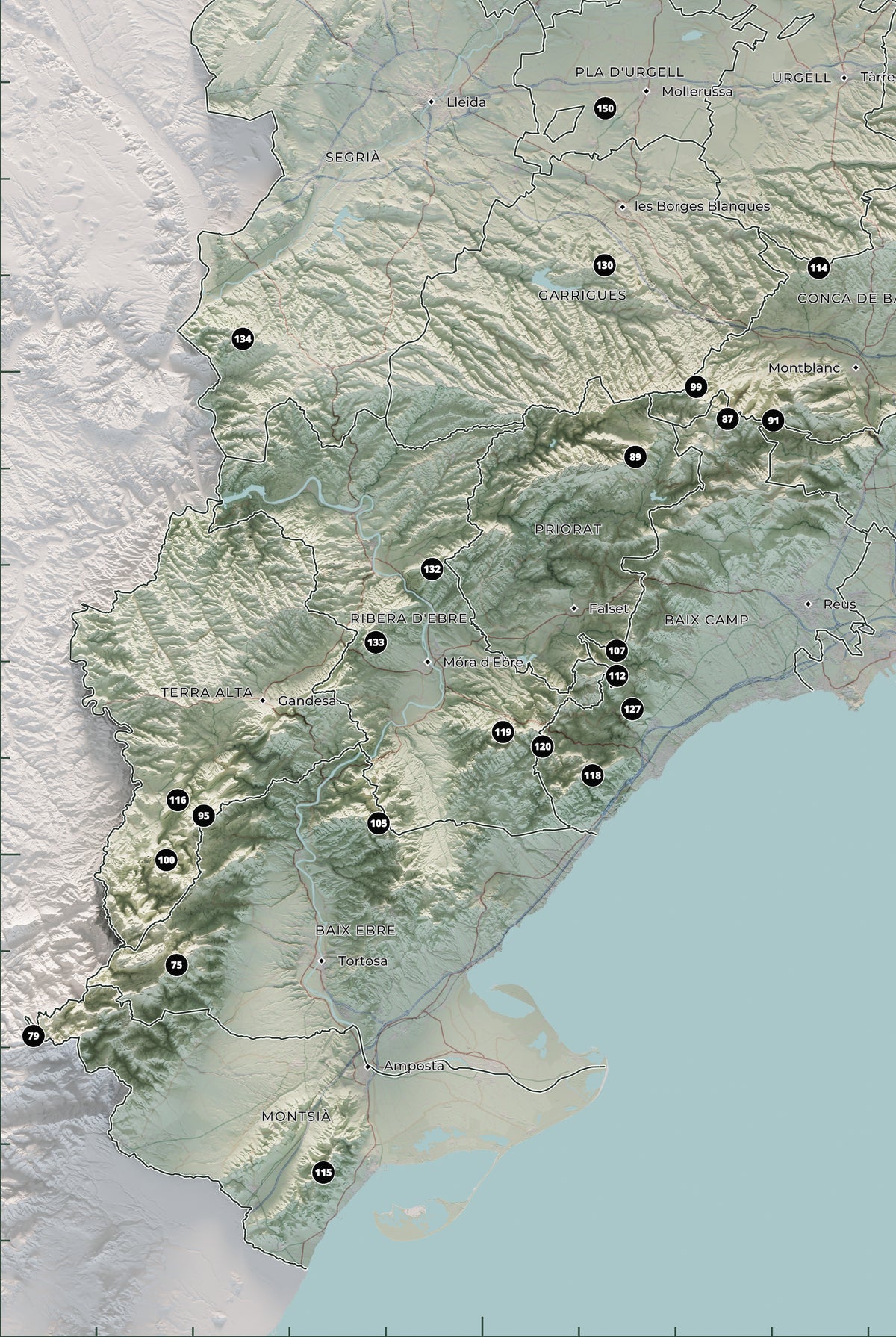 Mapa de las 150 cimas esenciales, estilo cartográfico, 61 × 91 cm. Detalle del sur de Catalunya, Els Ports y el delta del Ebro.