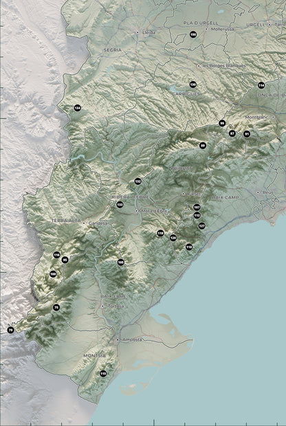 Mapa de las 150 cimas esenciales, estilo cartográfico, 61 × 91 cm. Detalle del sur de Catalunya, Els Ports y el delta del Ebro.
