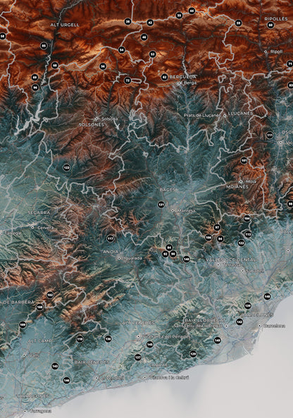Detalle de las sierras y referencias comarcales del centro del mapa de las 150 cimas esenciales, azul y naranja.