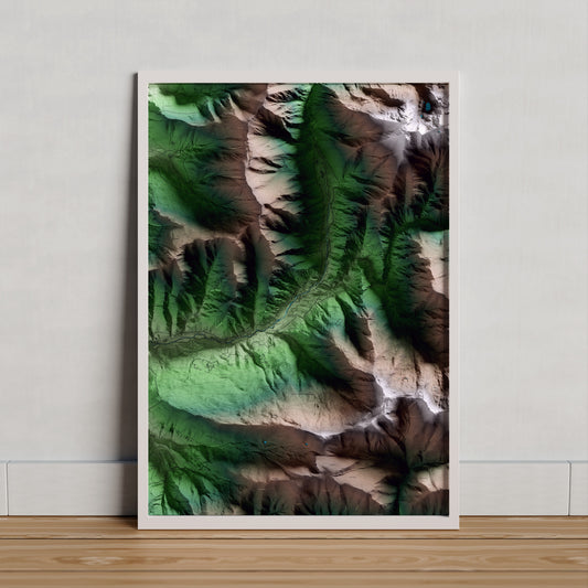Mapa artístico del relieve de Alins, al Pallars Sobirà, con 15 km de entorno y base topográfica ICGC. Presentación enmarcada.