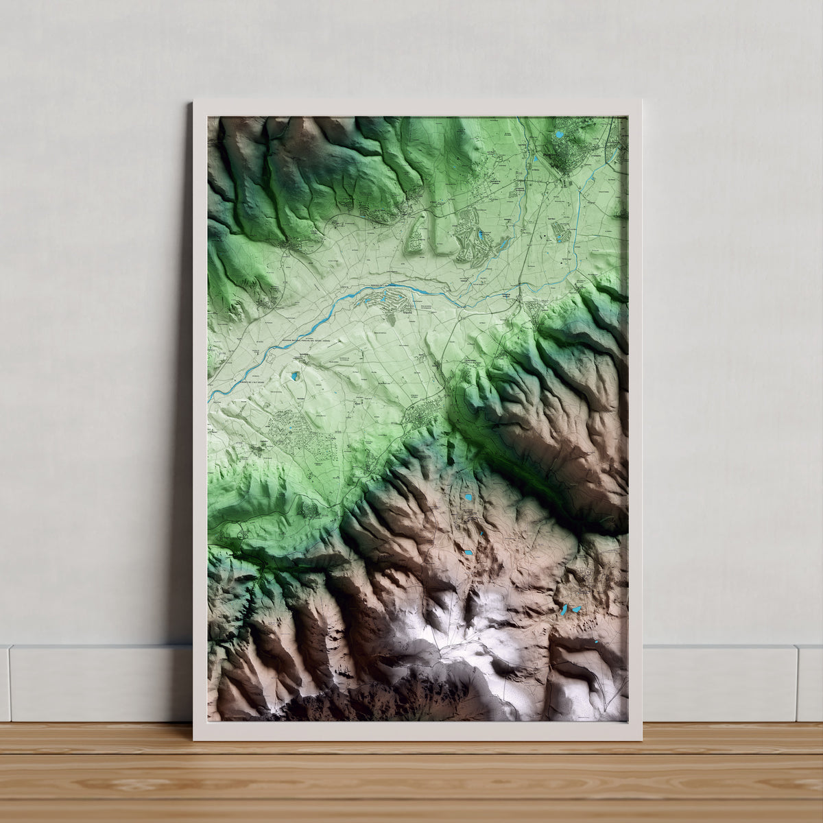 Mapa artístico del relieve de Alp, a la Cerdanya, con 15 km de entorno y base topográfica ICGC. Presentación enmarcada.