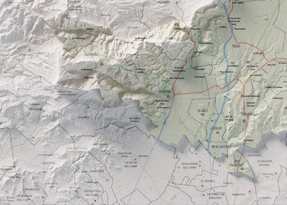 Mapa de relleu de l’Alt Camp, amb el territori en color i l’entorn en blanc. Detall de la part inferior esquerra. 50 × 70 cm. Estil Cartogràfic.