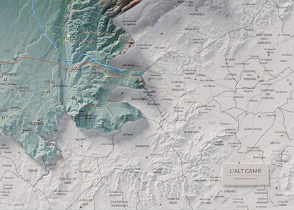 Mapa de relleu de l’Alt Camp, amb el territori en color i l’entorn en blanc. Detall de la part inferior dreta. 50 × 70 cm. Estil Blau i taronja.
