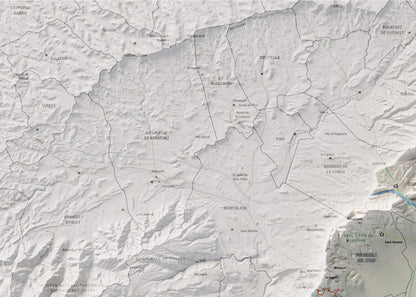 Mapa de relleu de l’Alt Camp, amb el territori en color i l’entorn en blanc. Detall de la part superior esquerra. 50 × 70 cm. Estil Cartogràfic.
