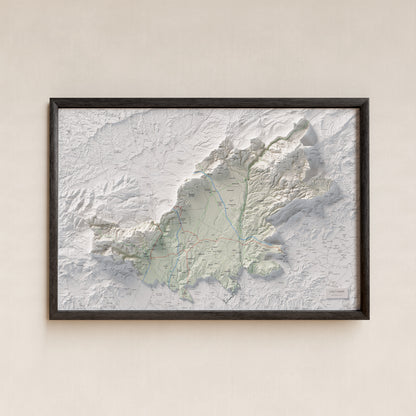 Mapa de relleu de l’Alt Camp, amb el territori en color i l’entorn en blanc. Presentació amb marc. 61 × 91 cm. Estil Cartogràfic.