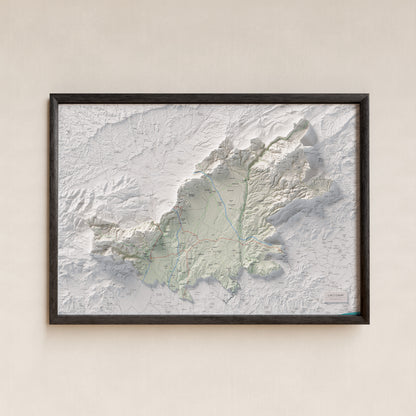 Mapa de relleu de l’Alt Camp, amb el territori en color i l’entorn en blanc. Presentació amb marc. 70 × 100 cm. Estil Cartogràfic.