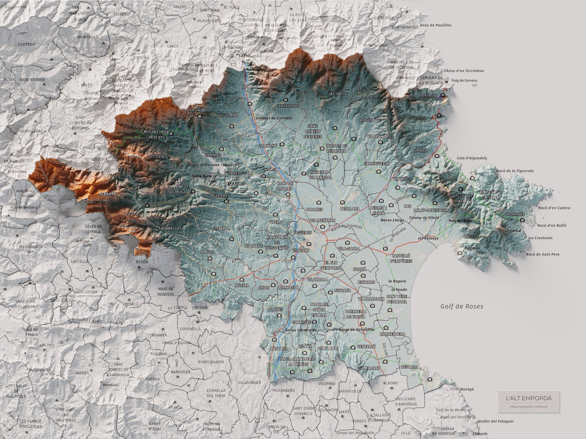 Mapa de relleu de l’Alt Empordà, amb el territori en color i l’entorn en blanc. Vista completa de la làmina. 30 × 40 cm. Estil Blau i taronja.