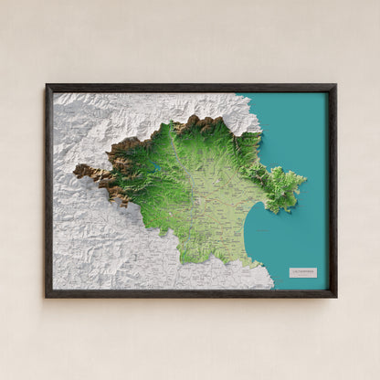 Mapa de relleu de l’Alt Empordà, amb el territori en color i l’entorn en blanc. Presentació amb marc. 50 × 70 cm. Estil Clàssic.