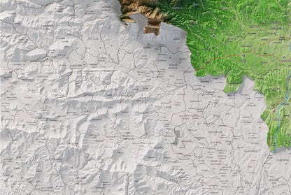 Mapa de relleu de l’Alt Empordà, amb el territori en color i l’entorn en blanc. Detall de la part inferior esquerra. 61 × 91 cm. Estil Clàssic.