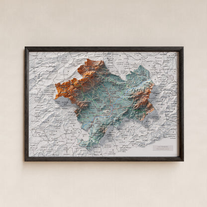 Mapa de relieve del Alt Penedès, con el territorio en color y el entorno en blanco. Presentación con marco. 21 × 30 cm. Estilo Azul y naranja.