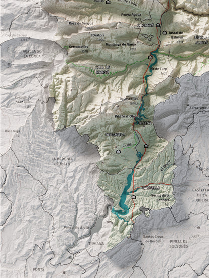 Mapa de relleu de l’Alt Urgell, amb el territori en color i l’entorn en blanc. Detall de la part inferior esquerra. 30 × 40 cm. Estil Cartogràfic.