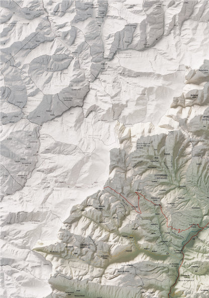 Mapa de relleu de l’Alt Urgell, amb el territori en color i l’entorn en blanc. Detall de la part superior esquerra. 70 × 100 cm. Estil Cartogràfic.