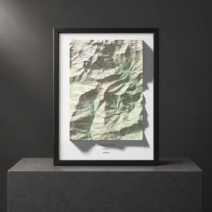 Mapa de relieve de Alt de la Capa, 2573 m, Andorra, lámina 100 Cims de Trobart. Presentación enmarcada. 30 × 40 cm.