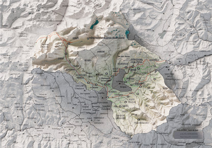 Mapa de relieve de la Alta Cerdanya, con el territorio en color y el entorno en blanco. Vista completa de la lámina. 21 × 30 cm. Estilo Cartográfico.
