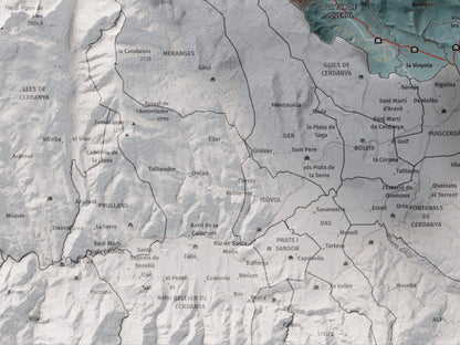 Mapa de relieve de la Alta Cerdanya, con el territorio en color y el entorno en blanco. Detalle de la zona inferior izquierda. 30 × 40 cm. Estilo Contrastado.