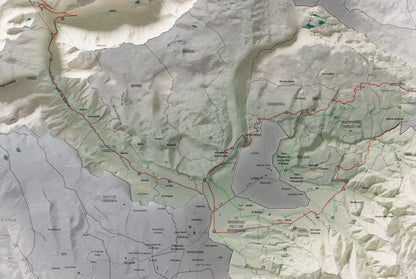Mapa de relieve de la Alta Cerdanya, con el territorio en color y el entorno en blanco. Detalle de la zona central. 61 × 91 cm. Estilo Cartográfico.