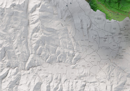 Mapa de relieve de la Alta Cerdanya, con el territorio en color y el entorno en blanco. Detalle de la zona inferior izquierda. 70 × 100 cm. Estilo Clásico.