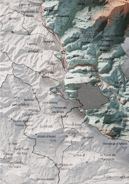 Mapa de relleu de l’Alta Ribagorça, amb el territori en color i l’entorn en blanc. Detall de la part inferior esquerra. 21 × 30 cm. Estil Blau i taronja.