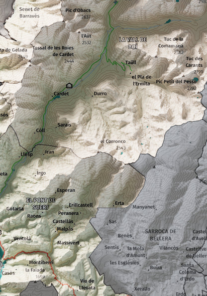 Mapa de relleu de l’Alta Ribagorça, amb el territori en color i l’entorn en blanc. Detall de la part central. 21 × 30 cm. Estil Cartogràfic.
