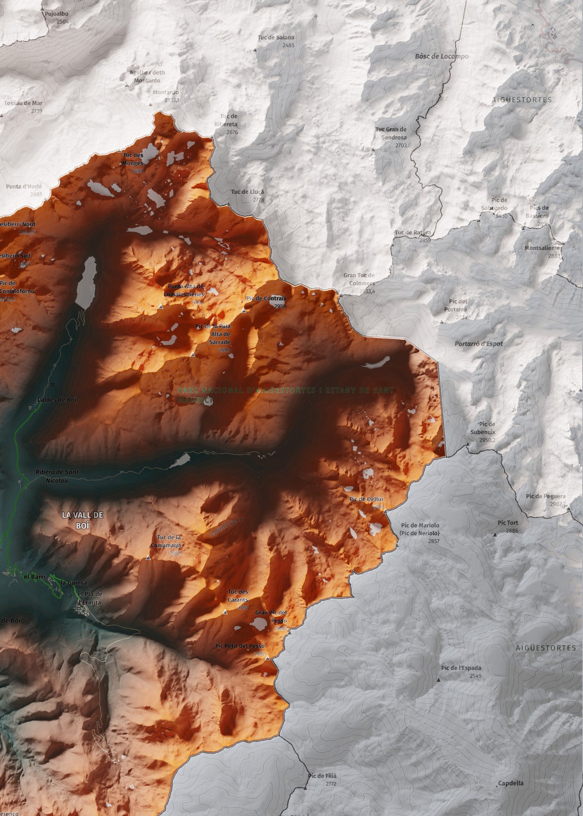 Mapa de relleu de l’Alta Ribagorça, amb el territori en color i l’entorn en blanc. Detall de la part superior dreta. 50 × 70 cm. Estil Blau i taronja.