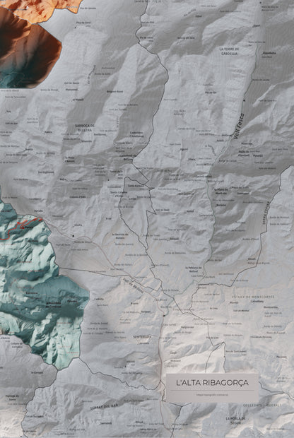 Mapa de relleu de l’Alta Ribagorça, amb el territori en color i l’entorn en blanc. Detall de la part inferior dreta. 61 × 91 cm. Estil Blau i taronja.