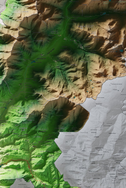 Mapa de relleu de l’Alta Ribagorça, amb el territori en color i l’entorn en blanc. Detall de la part central. 61 × 91 cm. Estil Clàssic.