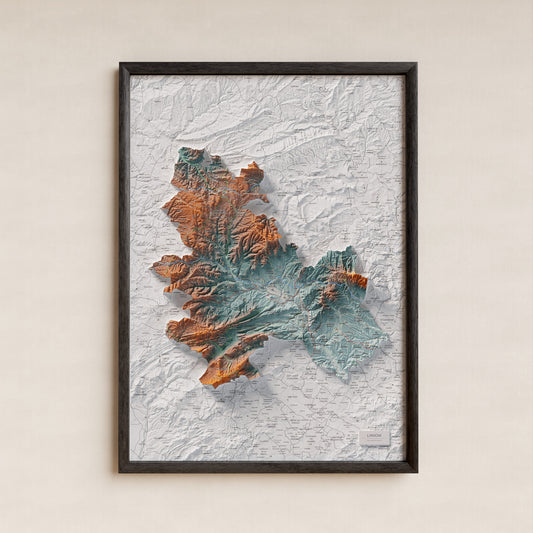 Mapa de relieve de la Anoia, con el territorio en color y el entorno en blanco. Presentación con marco. 50 × 70 cm. Estilo Contrastado.