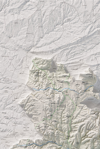 Mapa de relleu de l’Anoia, amb el territori en color i l’entorn en blanc. Detall de la part superior esquerra. 61 × 91 cm. Estil Cartogràfic.