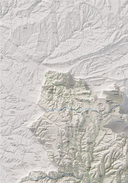 Mapa de relleu de l’Anoia, amb el territori en color i l’entorn en blanc. Detall de la part superior esquerra. 70 × 100 cm. Estil Cartogràfic.