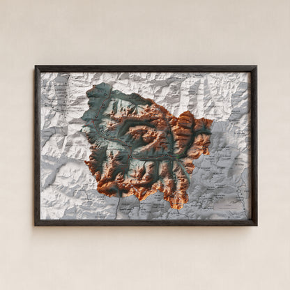 Mapa de relieve de Aran, con el territorio en color y el entorno en blanco. Presentación con marco. 21 × 30 cm. Estilo Azul y naranja. Agua del mapa en blanco.