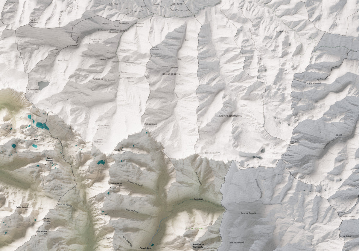 Mapa de relieve de Aran, con el territorio en color y el entorno en blanco. Detalle de la zona superior derecha. 70 × 100 cm. Estilo Cartográfico.