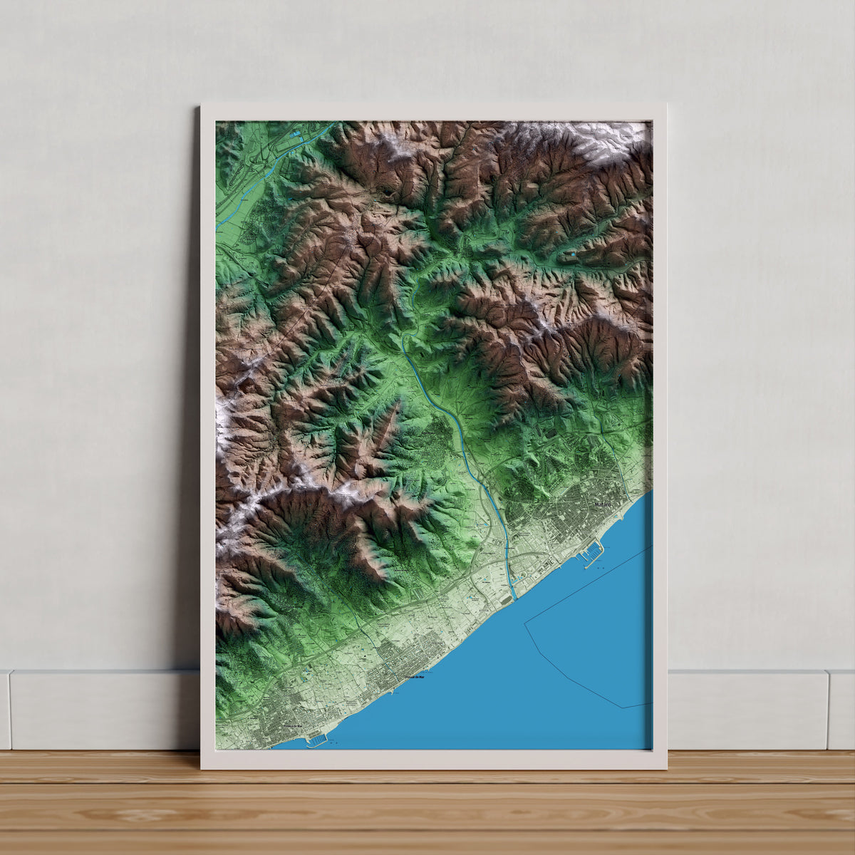 Mapa artístico del relieve de Argentona, al Maresme, con 15 km de entorno y base topográfica ICGC. Presentación enmarcada.