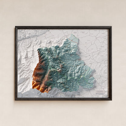Mapa de relleu dels Aspres, amb el territori en color i l’entorn en blanc. Presentació amb marc. 30 × 40 cm. Estil Blau i taronja.