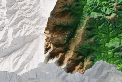 Mapa de relleu dels Aspres, amb el territori en color i l’entorn en blanc. Detall de la part inferior esquerra. 61 × 91 cm. Estil Clàssic.