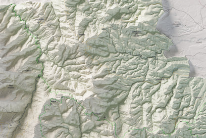 Mapa de relleu dels Aspres, amb el territori en color i l’entorn en blanc. Detall de la part central. 61 × 91 cm. Estil Cartogràfic.