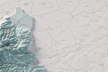 Mapa de relleu dels Aspres, amb el territori en color i l’entorn en blanc. Detall de la part superior dreta. 61 × 91 cm. Estil Blau i taronja.