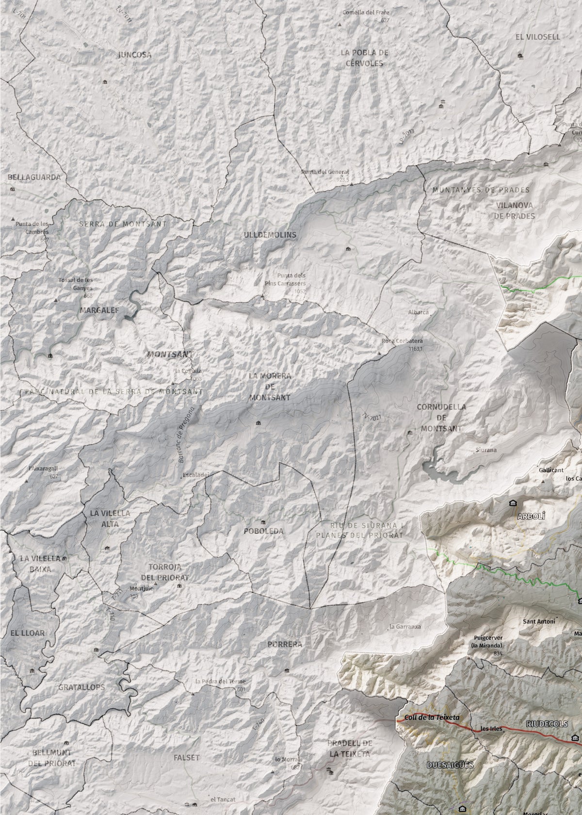 Mapa de relieve del Baix Camp, con el territorio en color y el entorno en blanco. Detalle de la zona superior izquierda. 50 × 70 cm. Estilo Cartográfico.