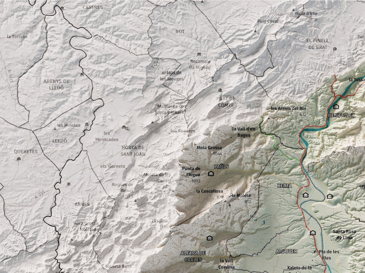 Mapa de relieve del Baix Ebre, con el territorio en color y el entorno en blanco. Detalle de la zona superior izquierda. 30 × 40 cm. Estilo Cartográfico.