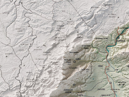 Mapa de relieve del Baix Ebre, con el territorio en color y el entorno en blanco. Detalle de la zona superior izquierda. 30 × 40 cm. Estilo Cartográfico.