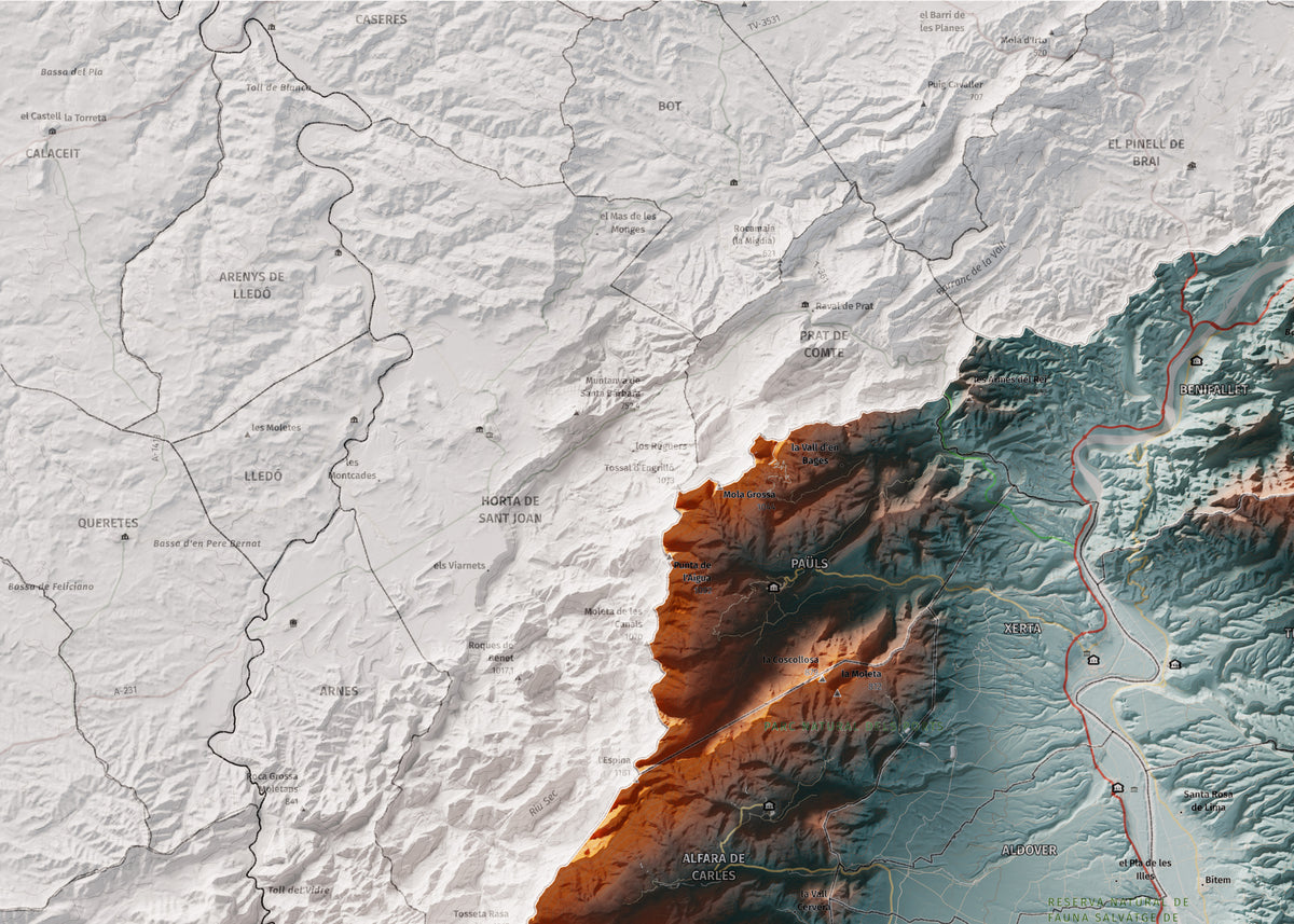 Mapa de relieve del Baix Ebre, con el territorio en color y el entorno en blanco. Detalle de la zona superior izquierda. 50 × 70 cm. Estilo Azul y naranja.